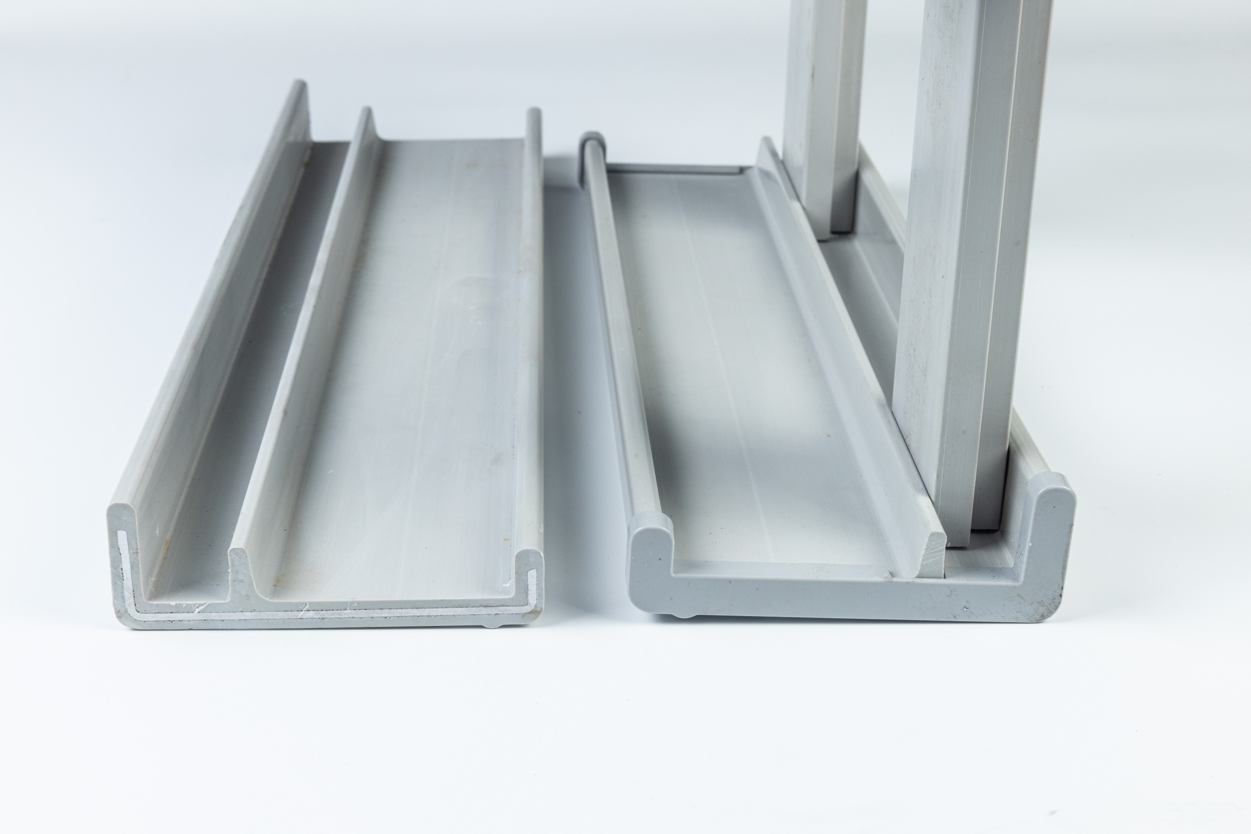 高分子梯式内衬铝桥架